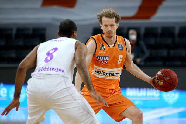 纷展现出色 纷展现出色