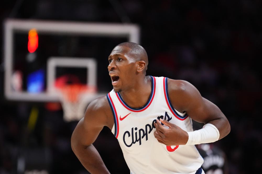 他让我们明 他让我们明