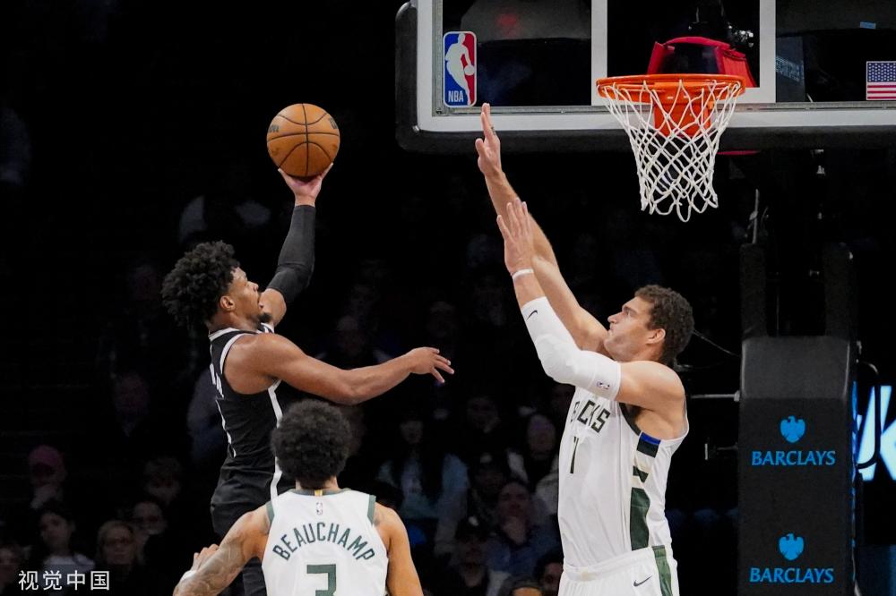 挥杆都显得 挥杆都显得