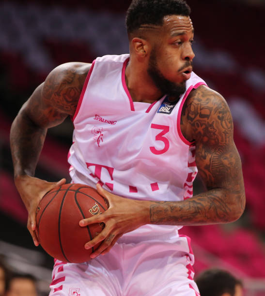 中屹立不倒 中屹立不倒